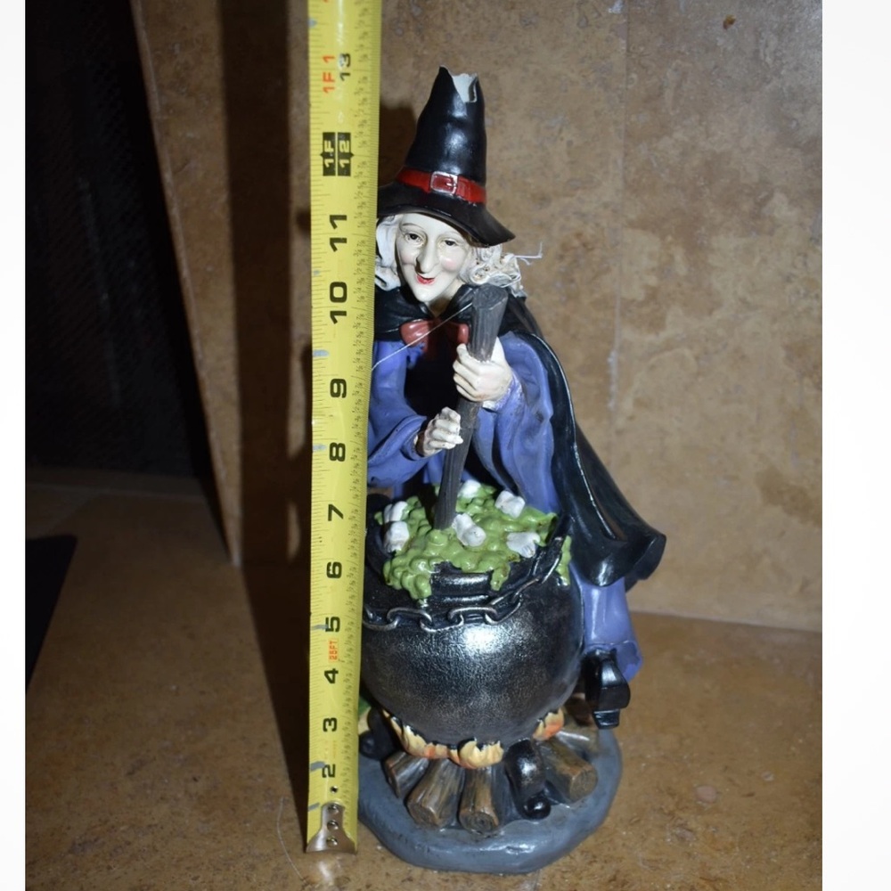 NWT 13” BEAUTIFUL WITCH STIRRING CAULDRON HALLOWEEN DECOR FIGURE FIGURINE STATUE - Picture 7 of 8